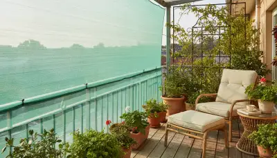 Balkon Oase mit Beschattungsnetz schaffen
