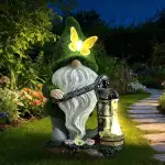 Beflockter Harz Zwerg, 21CM Gartenzwerg Wetterfest Figur mit LED Solarlaterne, Gartenzwerge Lustig Solar Figuren, für Terrasse Balkon Rasen Ornamente Haus, Hof Dekoration (Schmetterling)
