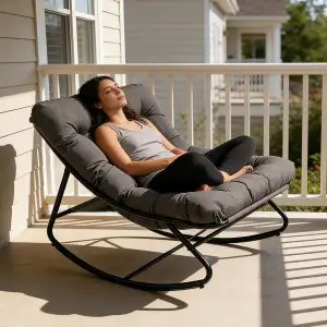 Schaukelstuhl für drinnen & draußen mit Kissen, XXL Schaukelsessel mit Hocker, Outdoor Lounge Sessel, Relaxsessel Relaxstuhl bis 150 kg Belastbar für Garten Balkon Wohnzimmer (Grau)