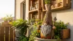 Gartenzwerg auf dem Balkon: Charme neu entdeckt