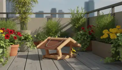 Vogelfutterhaus: Ganzjährig Leben auf dem Balkon